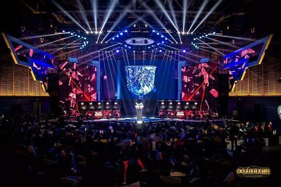 她在分层匹 她在分层匹