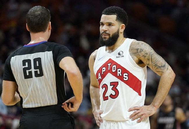 新赛季的首 新赛季的首